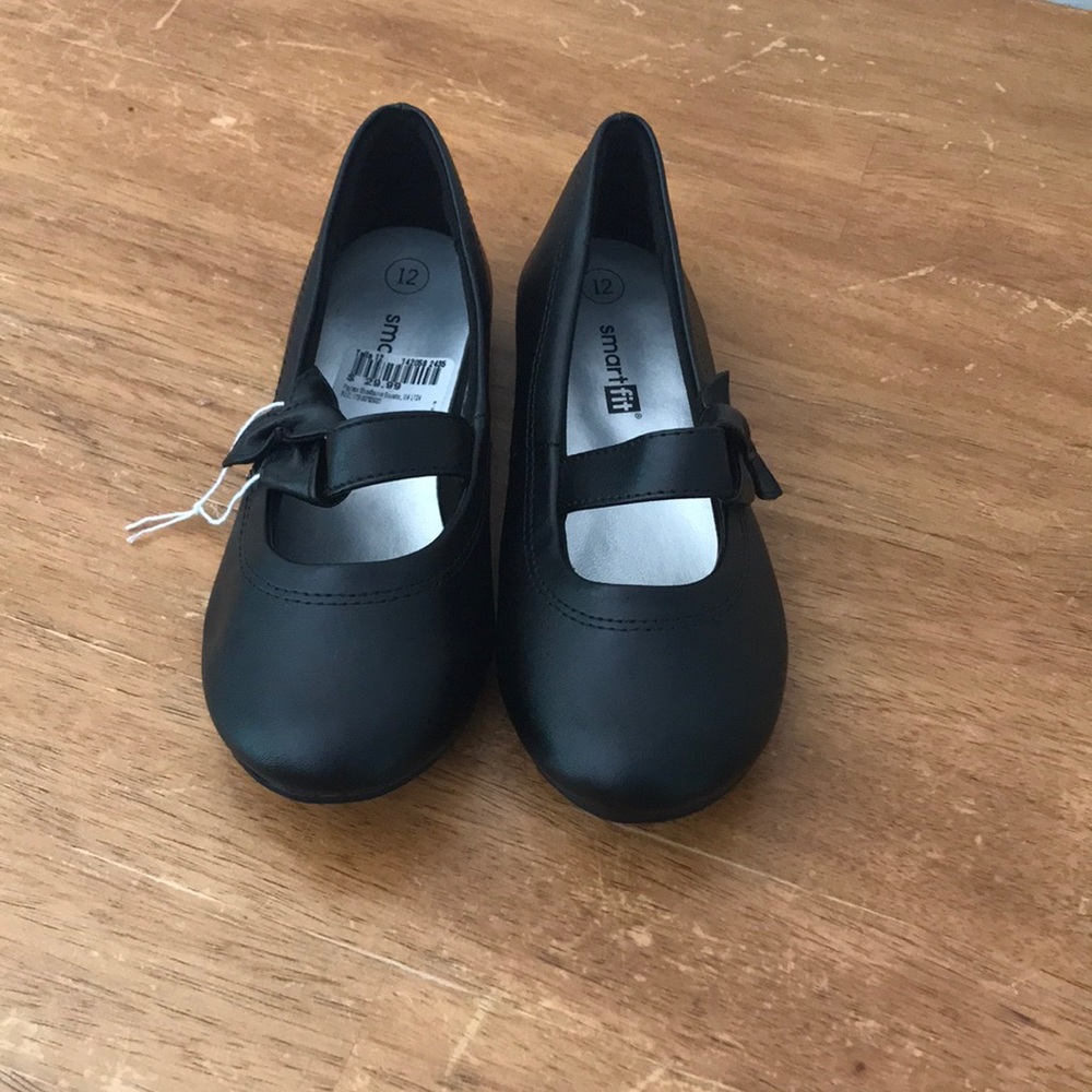 Flats dress shoes